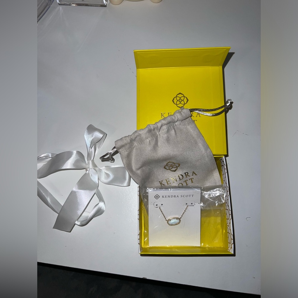 kendra scott pendent necklace
